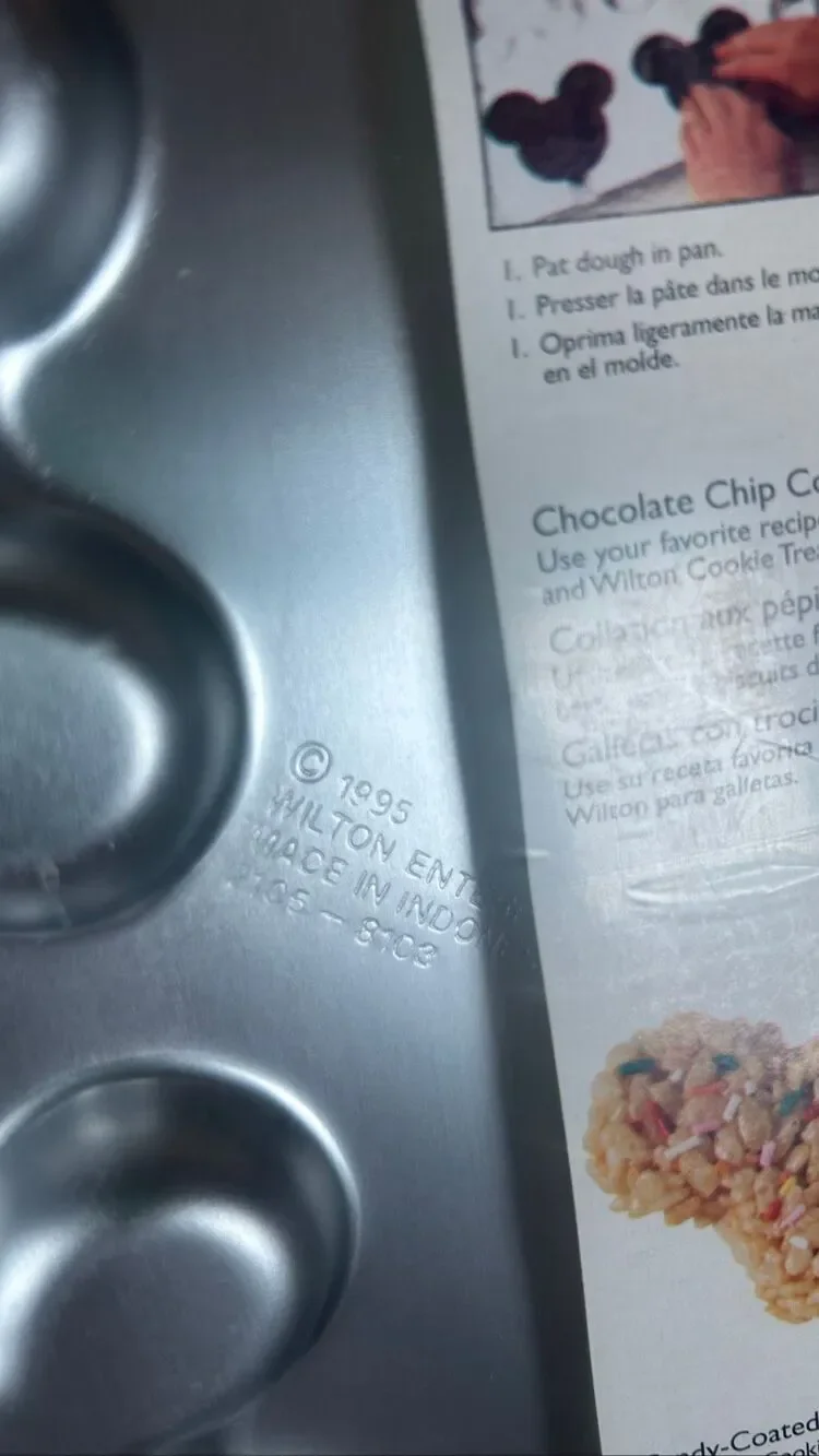 Vtg Kitchen Wilton Pan Mickey Minnie Mouse Cookie Sucker Pop Bake Treats 1995 NW